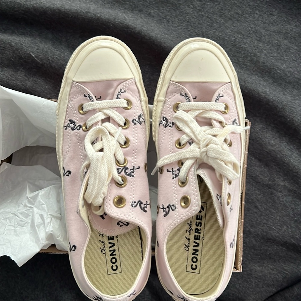 Flamingo patterned converse!